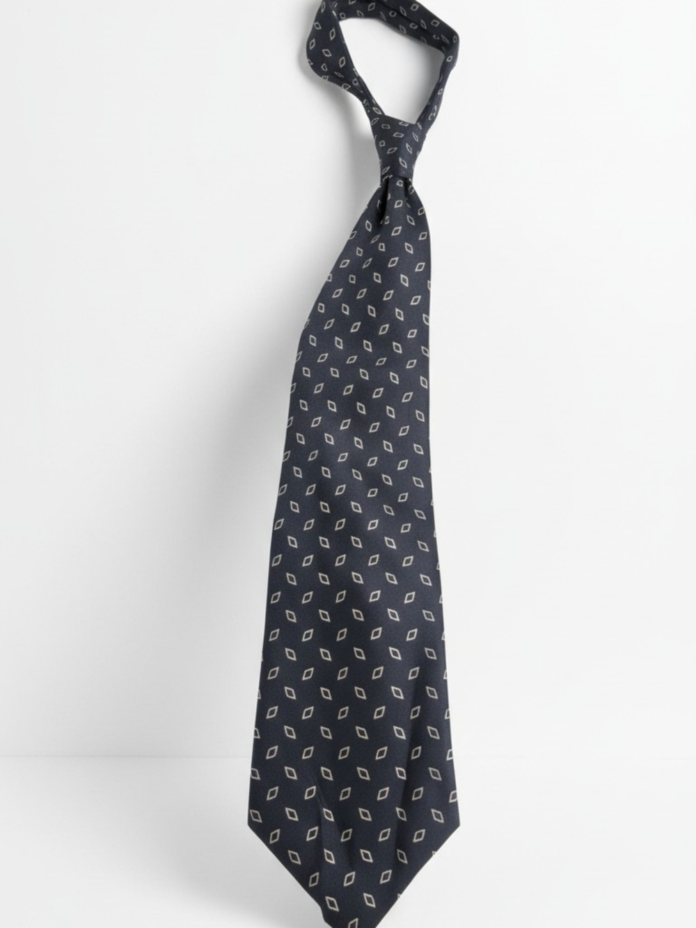 Polo by Ralph Lauren Men's 100% Silk Blue/White Geometric Pointed Tie